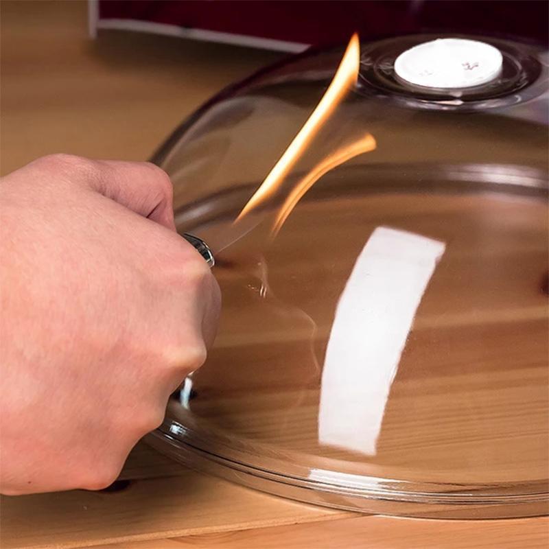 Mikrowelle spritzt Abdeckung